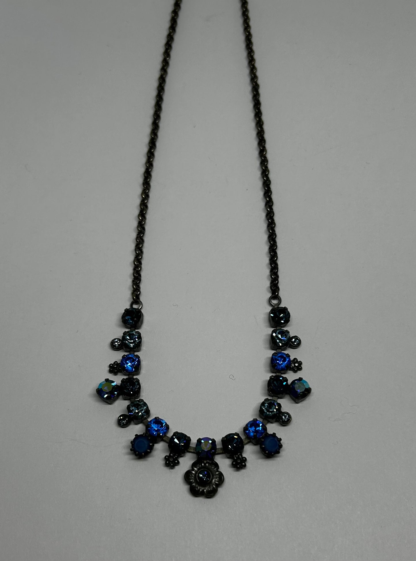 Kette Stikkelorum "Blume Blau"