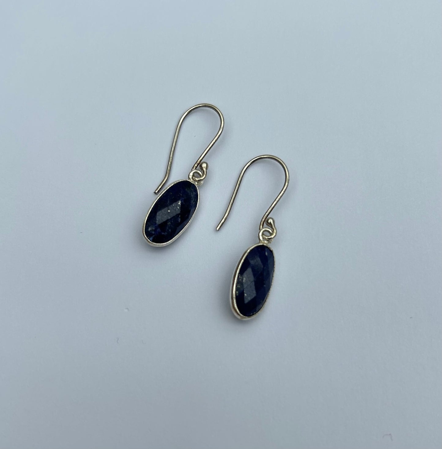 Ohrhänger "länglicher Lapislazuli", Silber