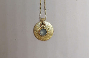 Kette "N21" Blättchen und Calcedon-Anhänger, silber-vergoldet