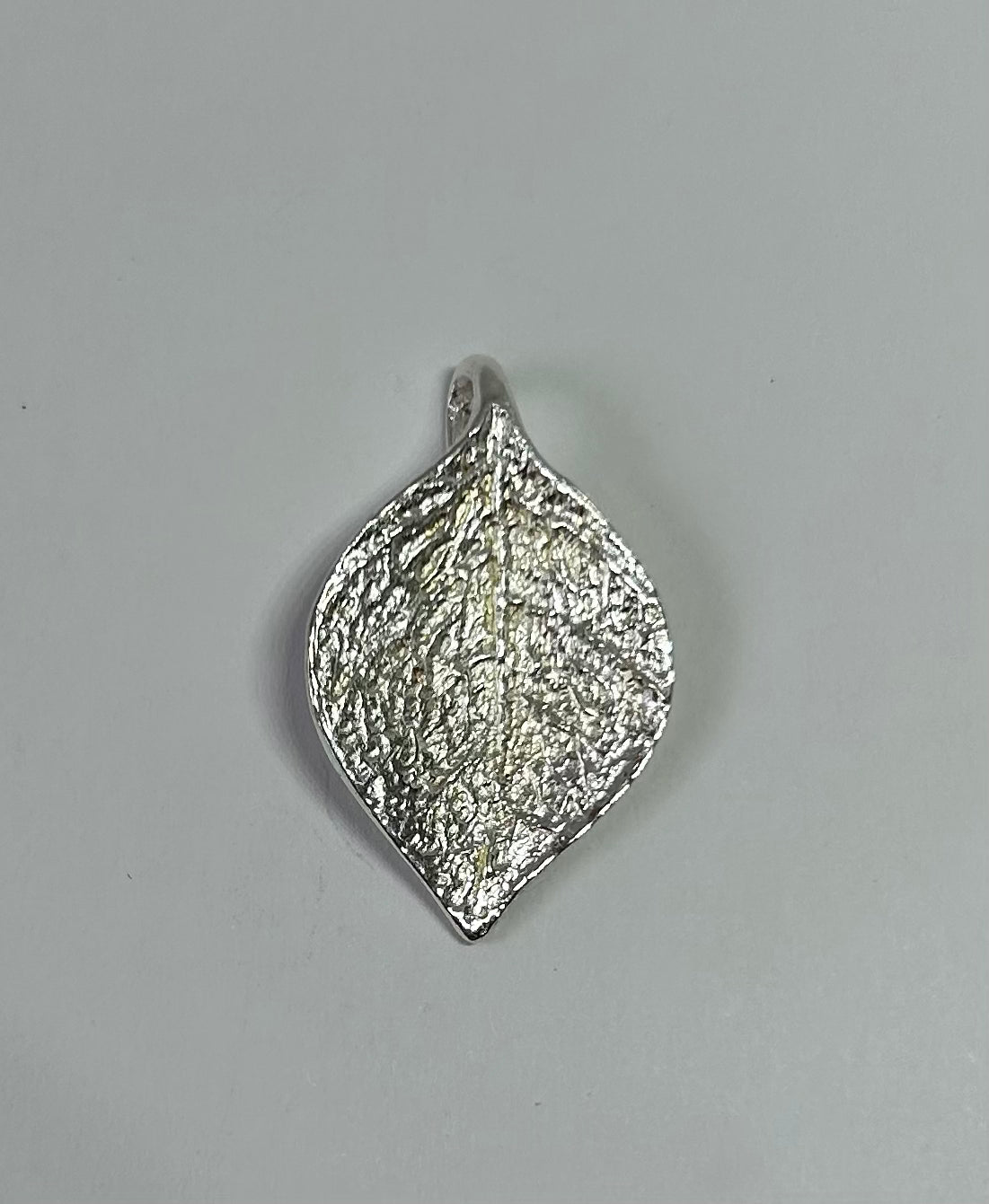 Anhänger "Blatt", Silber