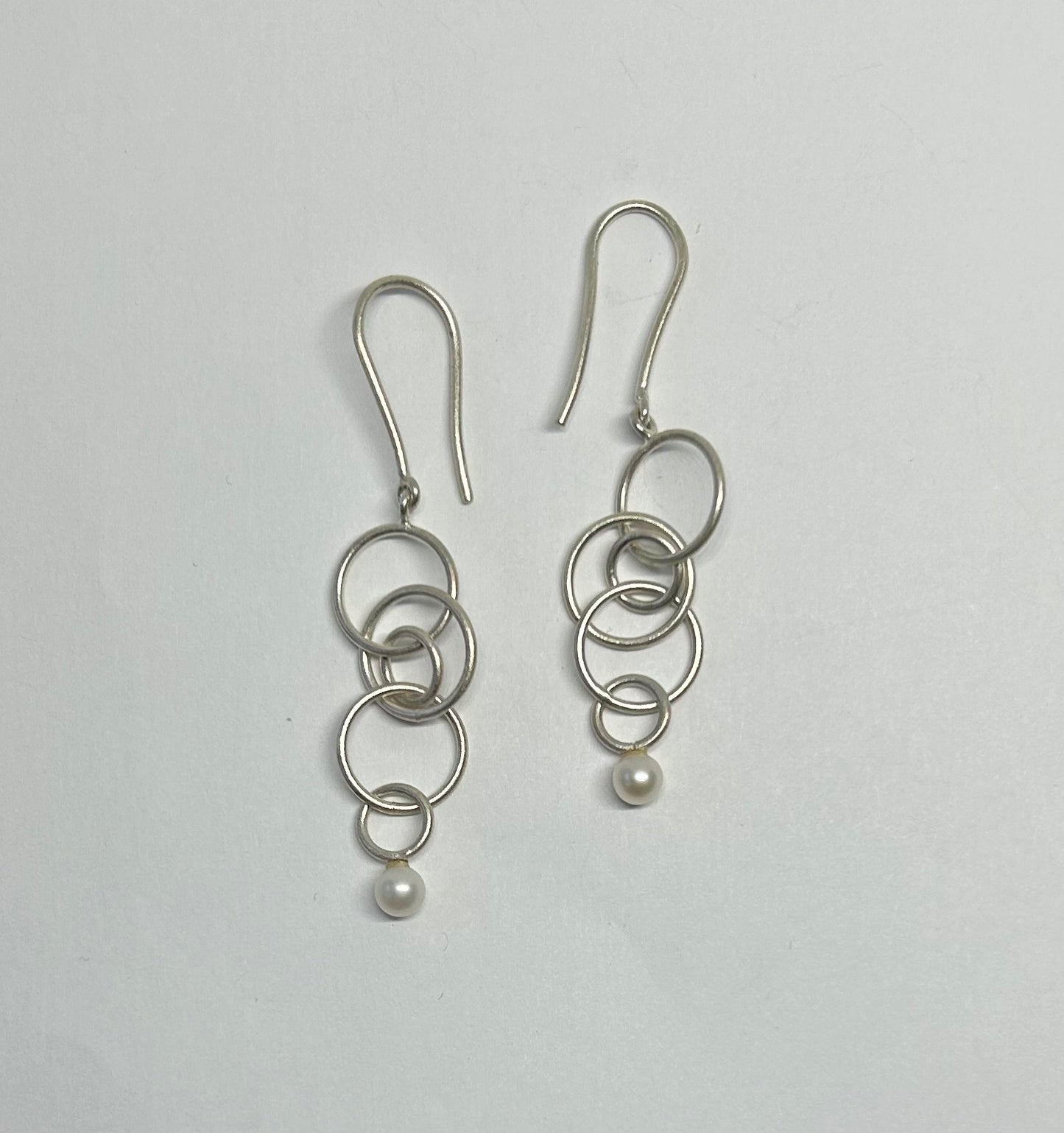 Ohrhänger "Ringe und Perle", Silber