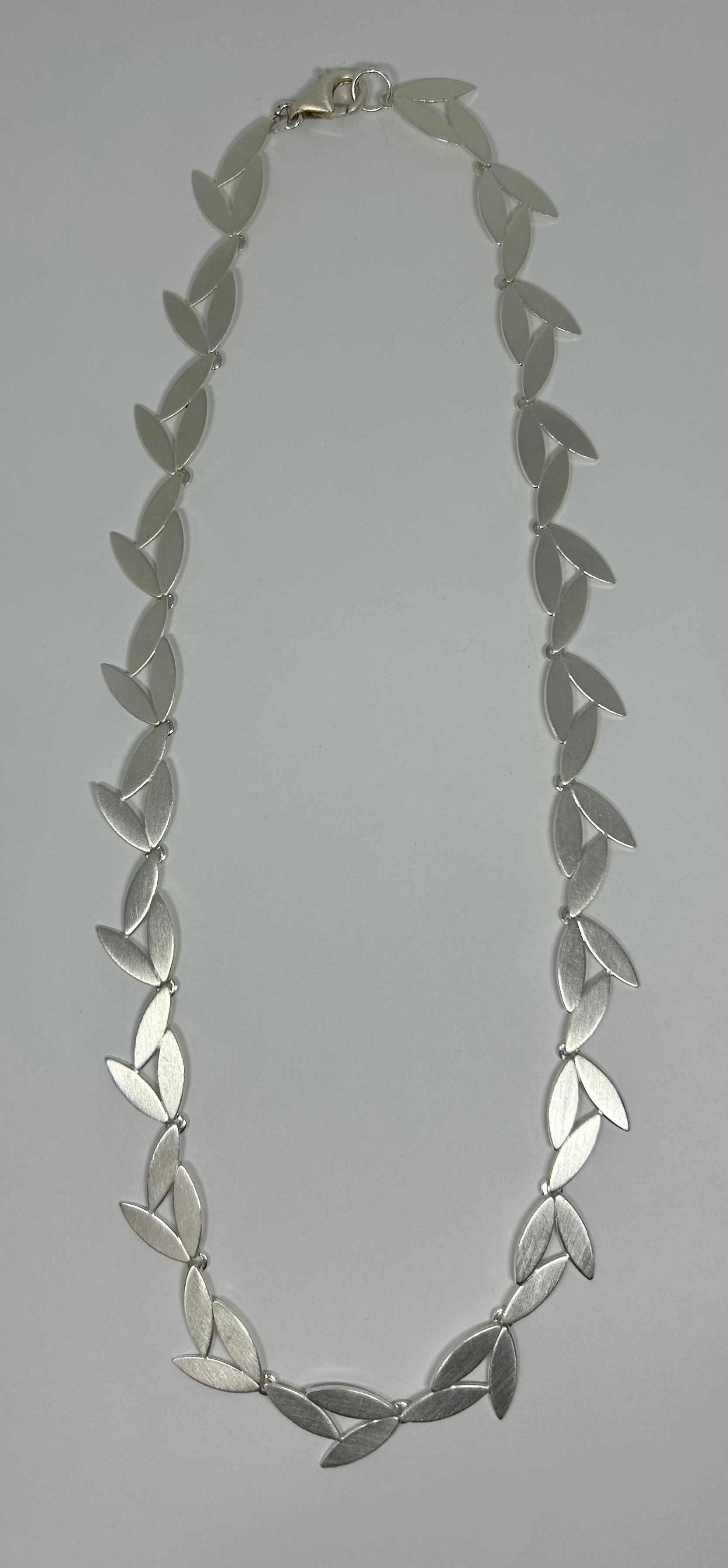 collier-blaetter-silber