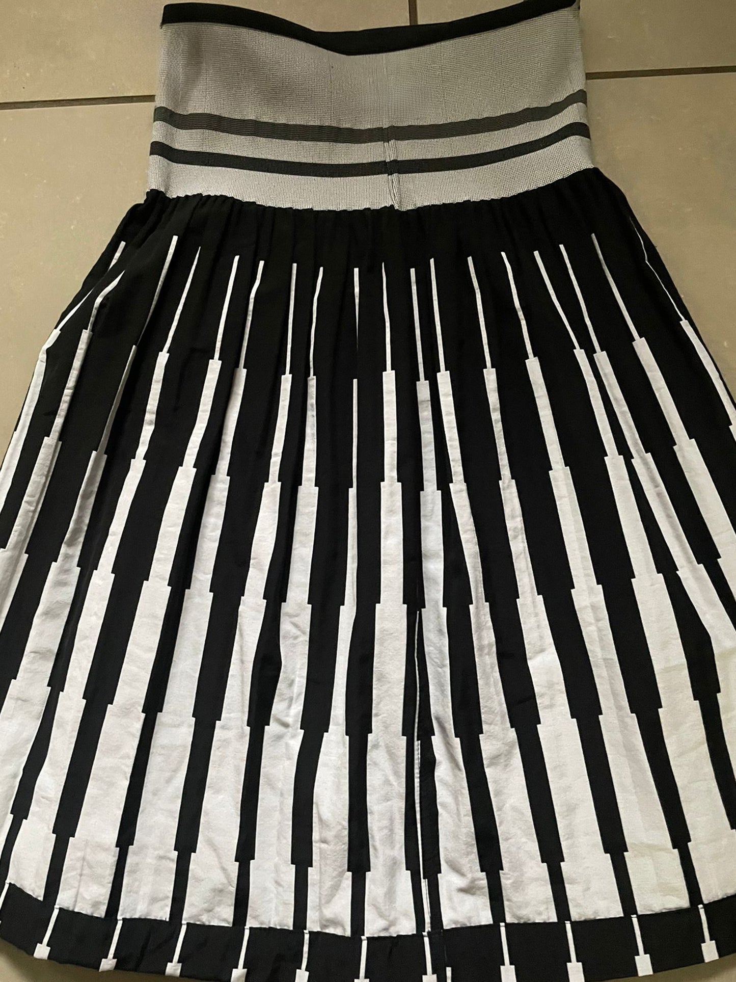 Wenderock LAWENDRO-S23 | Fb.s001 Grafisch Weiss-Schwarz